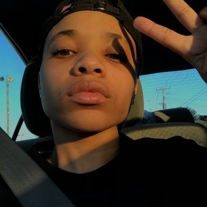 Meet your Posher, Cayla